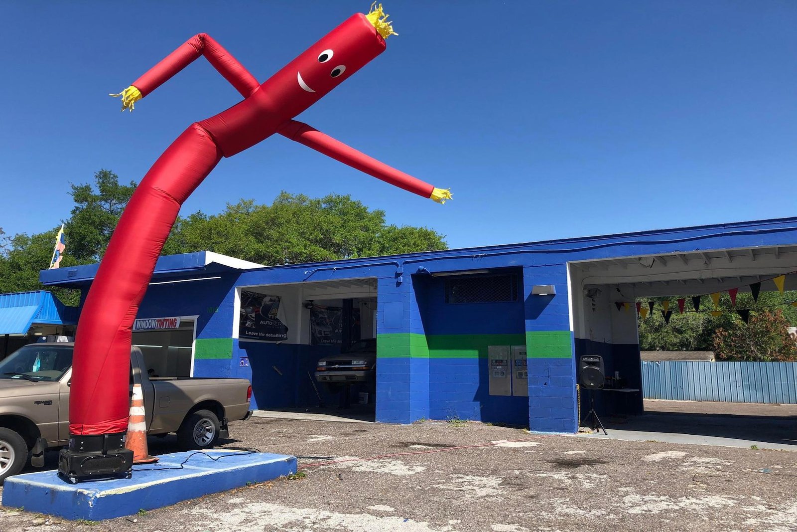 The History of Inflatable Men: From Advertising to Entertainment