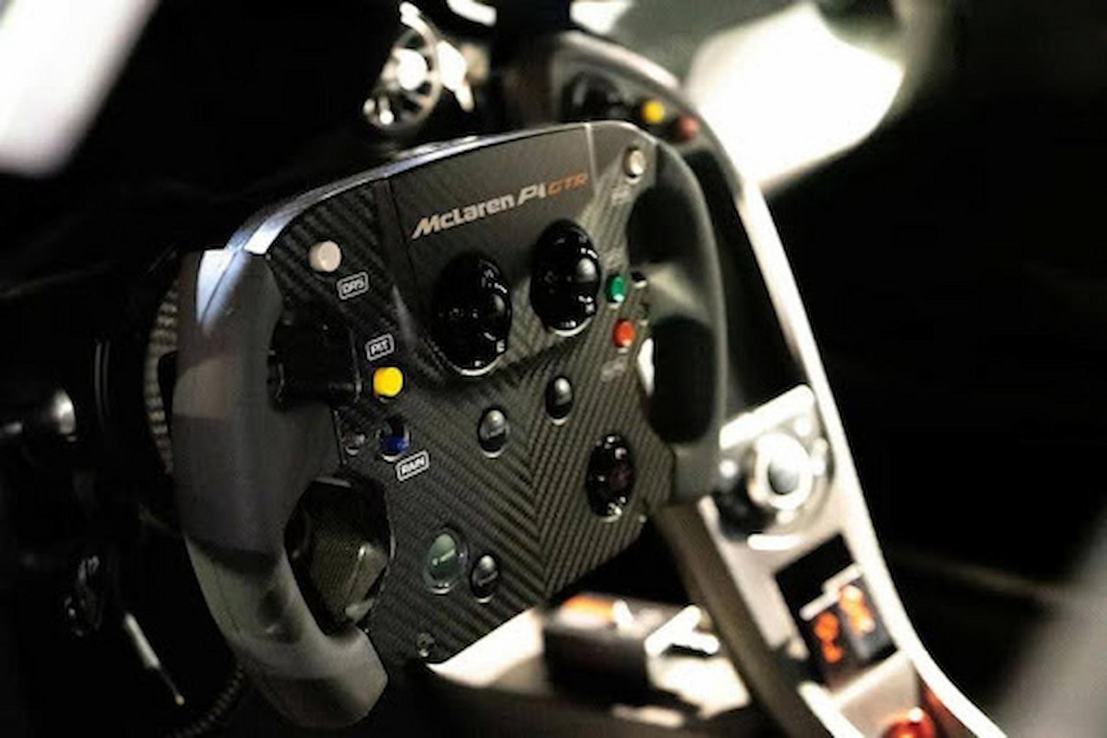 First Sim Racing Wheel: Tips on Choosing the Right Setup for Your Space