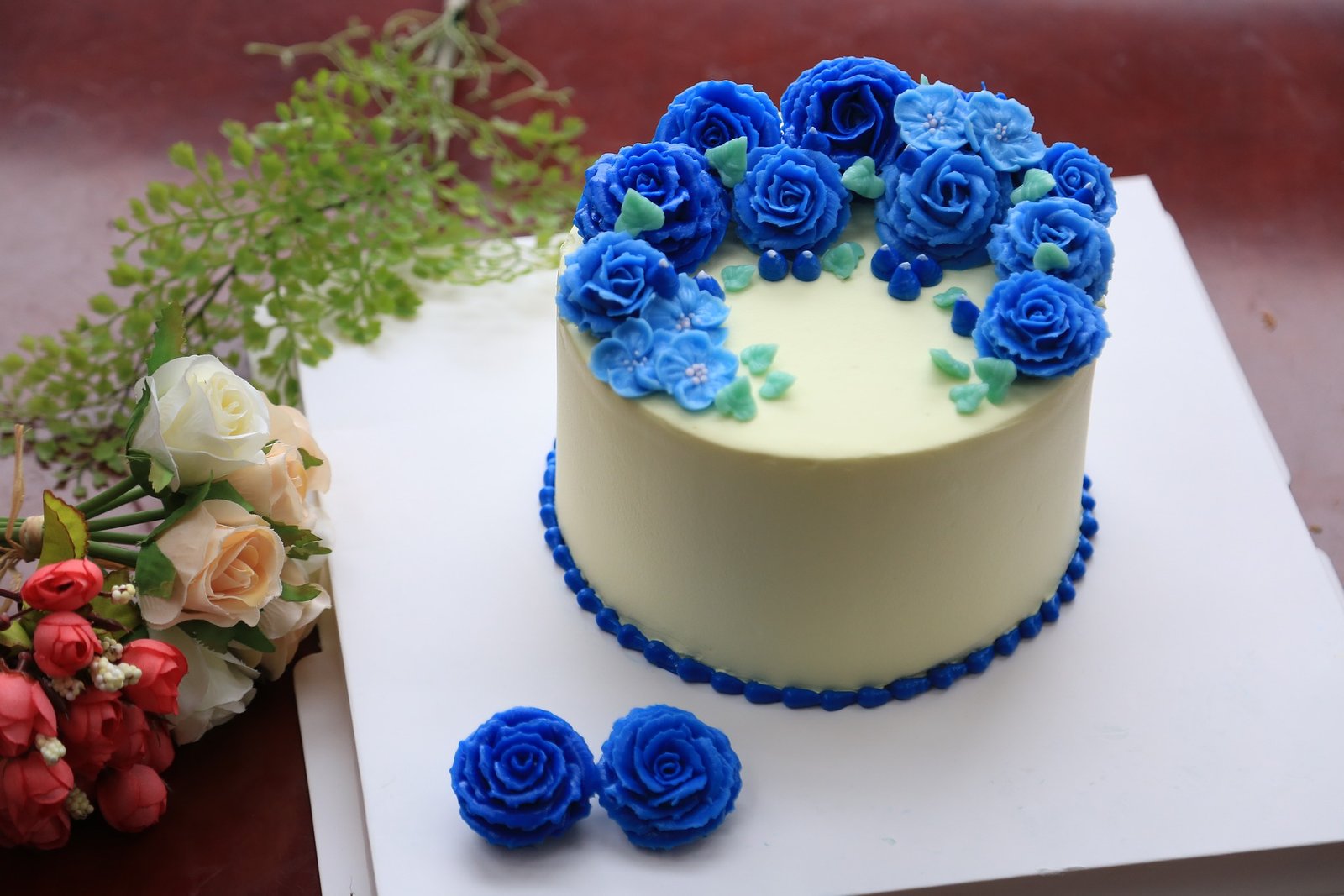 Order The Suitable Cake And Flower For Occasion Purpose