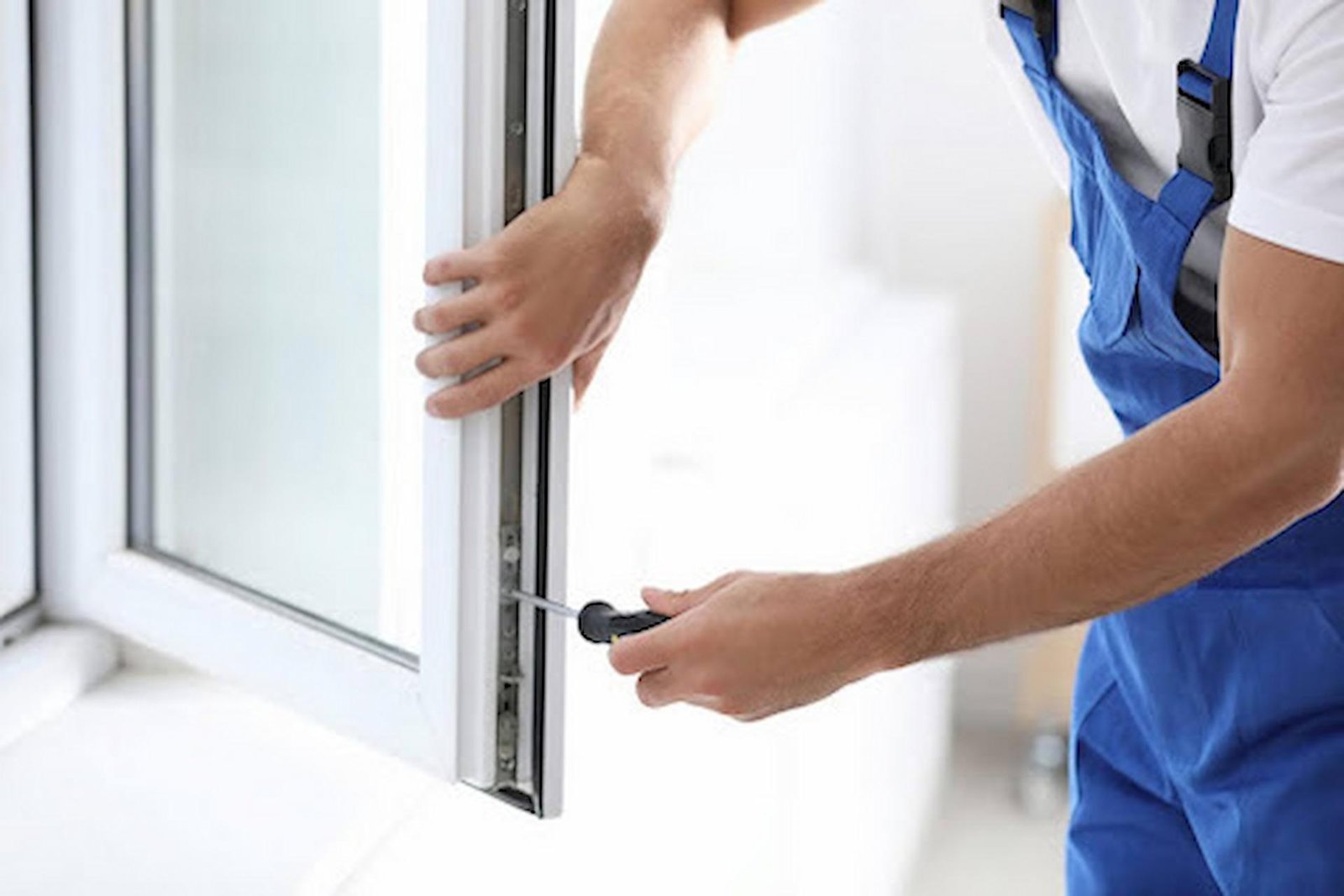 What to Expect During an Emergency Window Repair Service